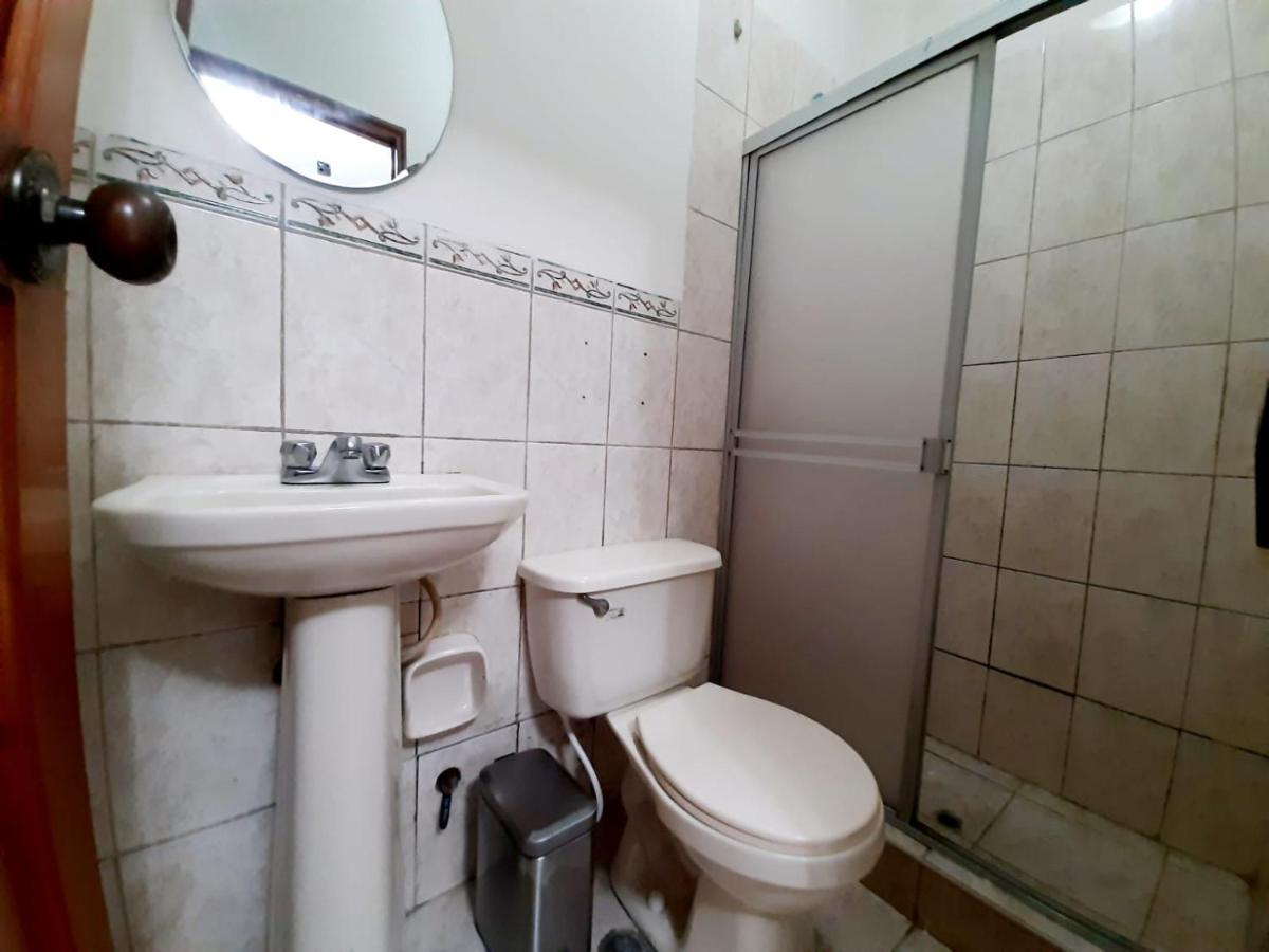 Guest House Тумбес Екстериор снимка